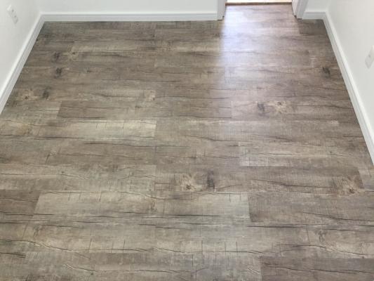Como limpar o meu piso laminado e piso vinílico?