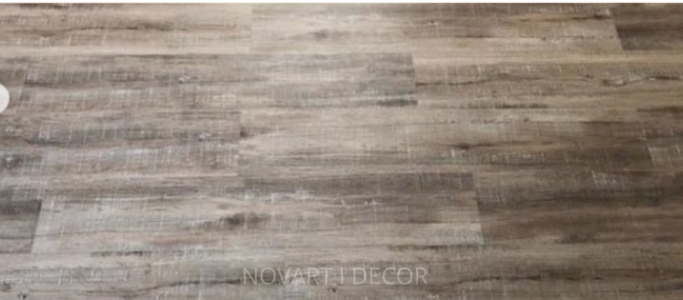 Piso Vinilico colado e clicado