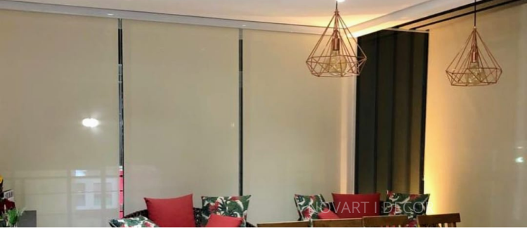 Como limpar cortinas rolôs, romanas e persianas